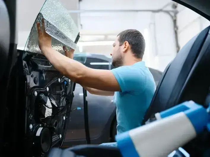 same day windshield replacement for Burien commuter vehicle near SeaTac route