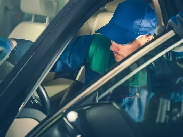 Fast, Safe Windshield Repair in Redmond, WA