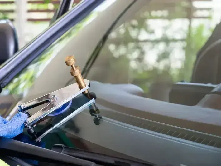 Your Local Windshield Crack Repair Experts in Seattle